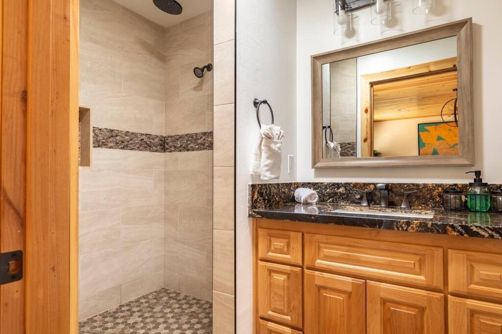 Modern Family Cabin Mins To Lake, Slopes & Hikes Big Bear City Exteriör bild
