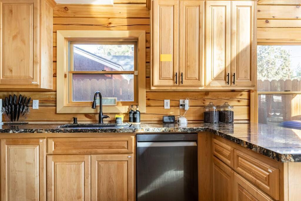 Modern Family Cabin Mins To Lake, Slopes & Hikes Big Bear City Exteriör bild